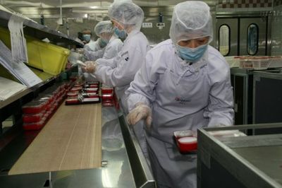 海航食品引领航空餐饮新规范，打造高品质空中餐饮服务